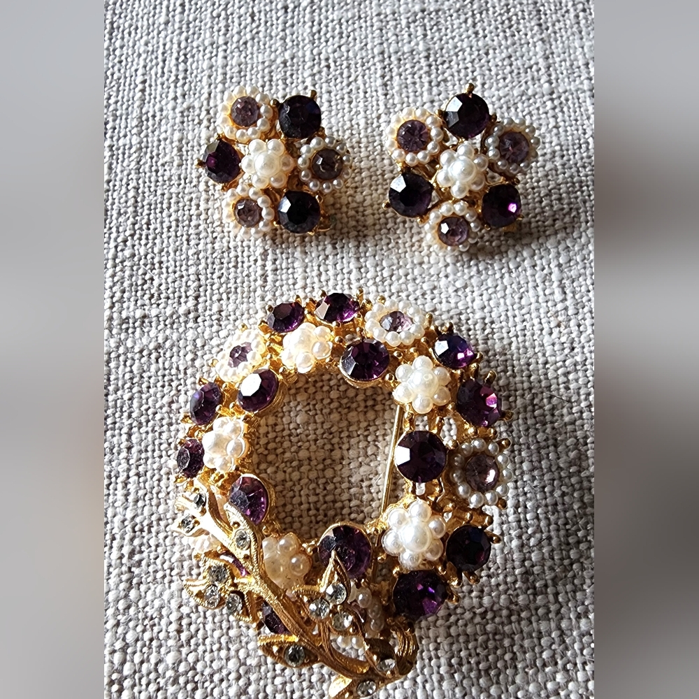 Vintage Gold and Purple Floral Brooch with Circular Design